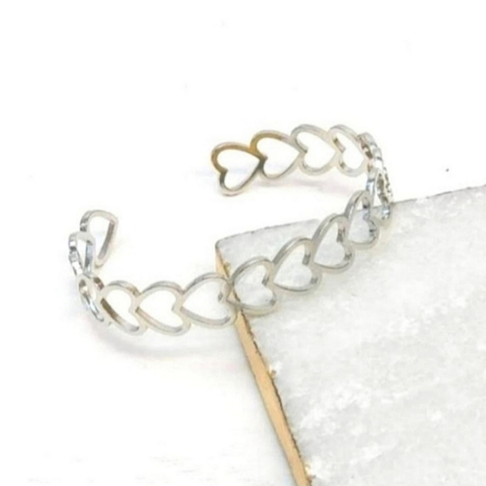 Lola Hearts Cuff - Silver